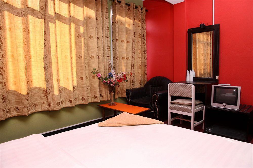 Hotel Silver Home Katmandu Dış mekan fotoğraf