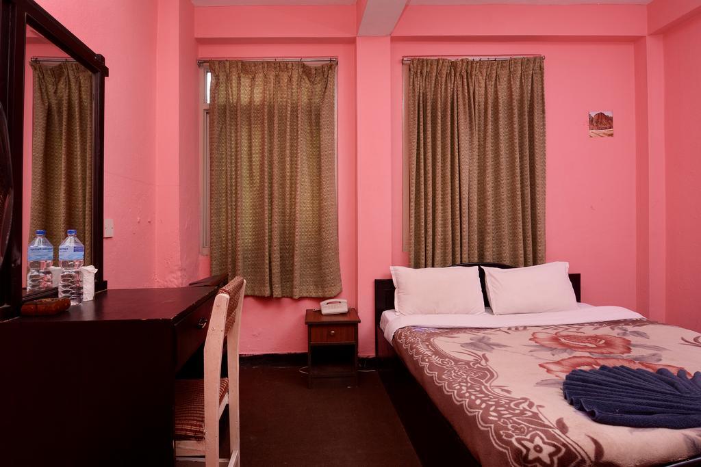 Hotel Silver Home Katmandu Dış mekan fotoğraf