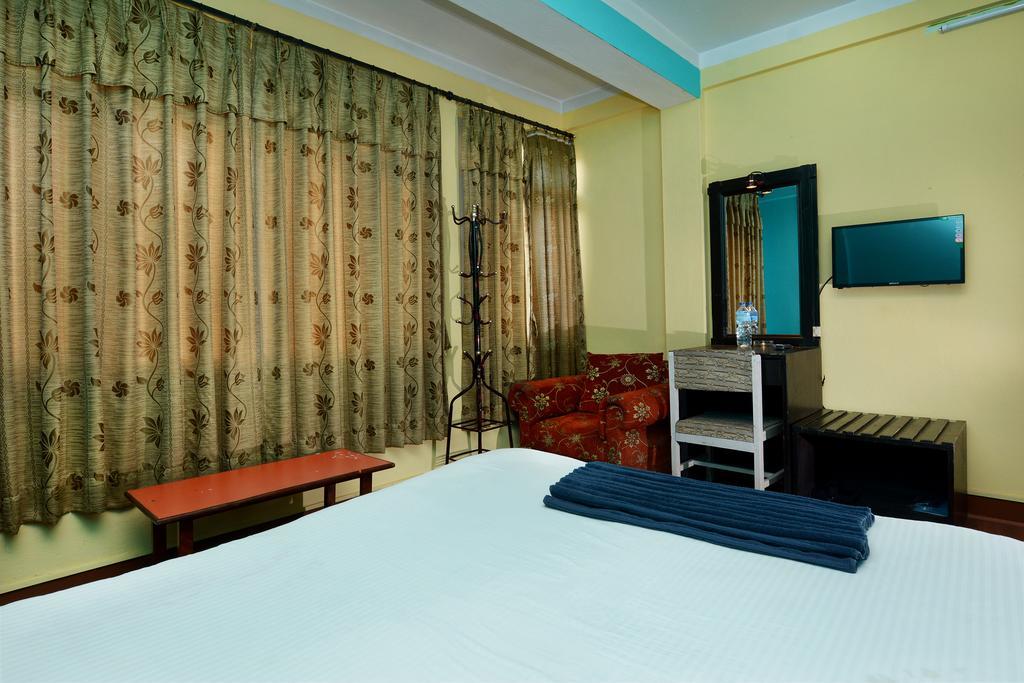 Hotel Silver Home Katmandu Dış mekan fotoğraf