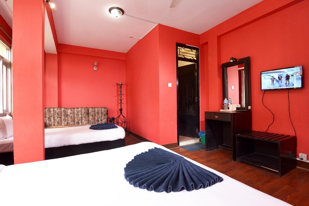 Hotel Silver Home Katmandu Dış mekan fotoğraf