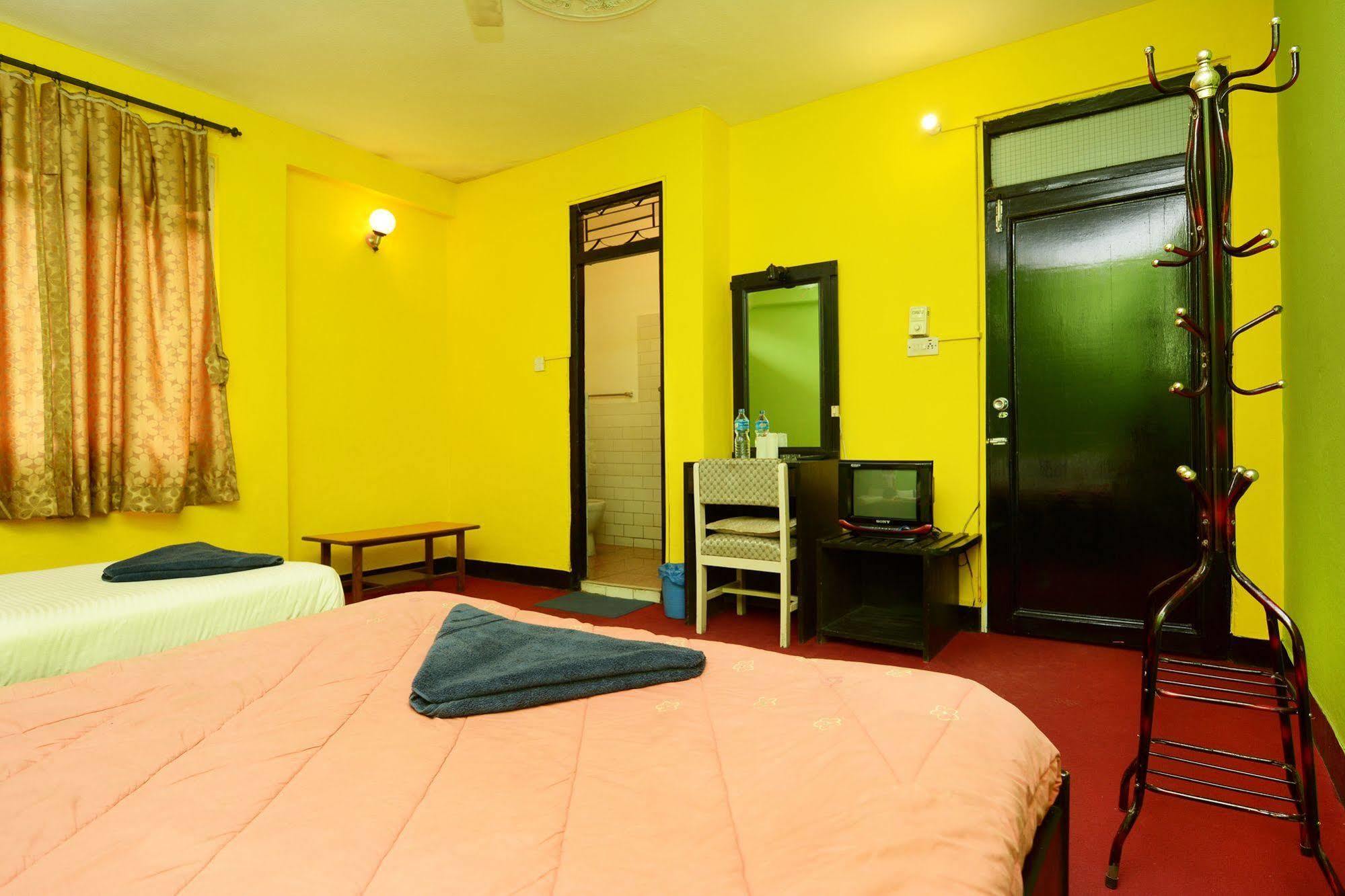 Hotel Silver Home Katmandu Dış mekan fotoğraf