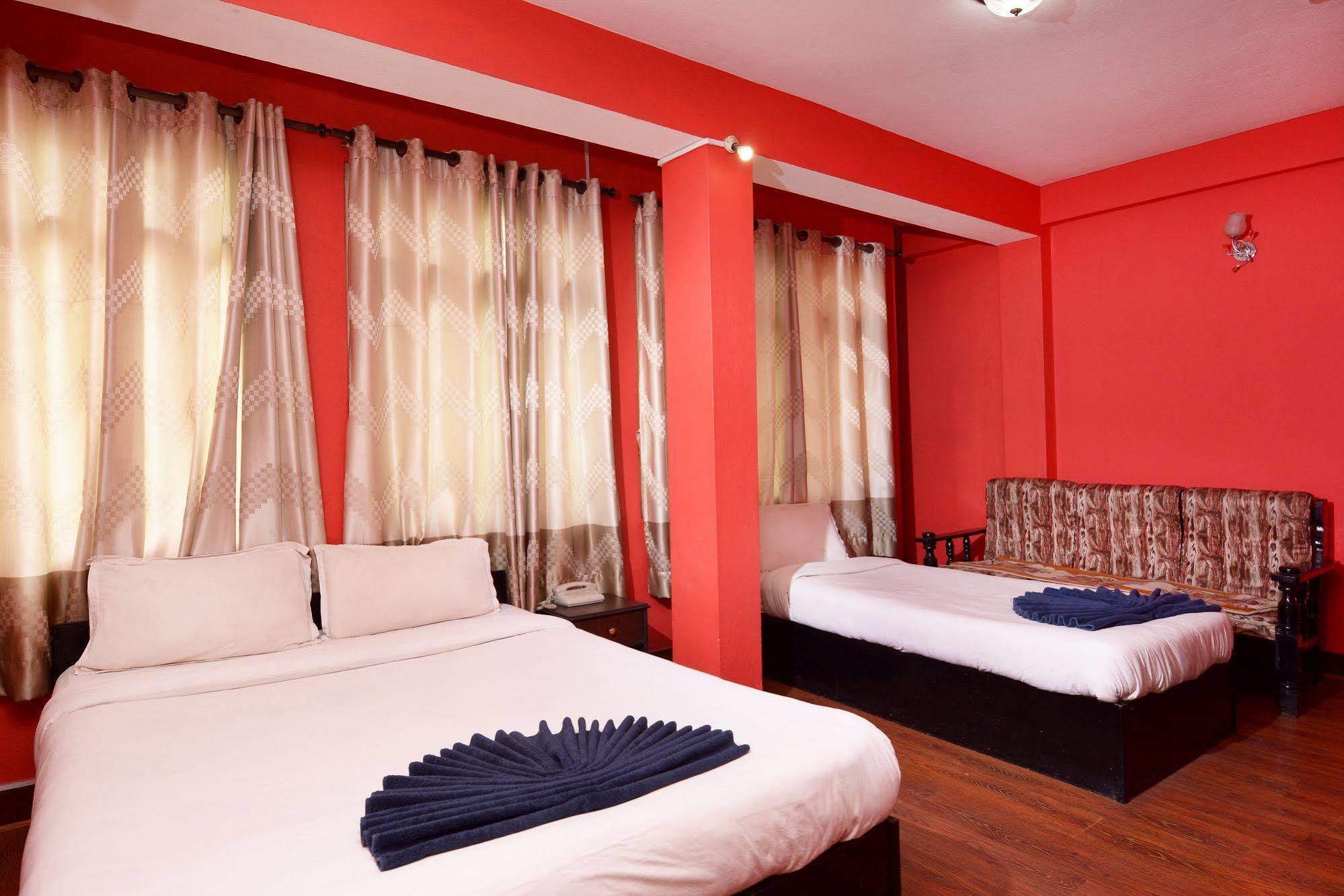 Hotel Silver Home Katmandu Dış mekan fotoğraf