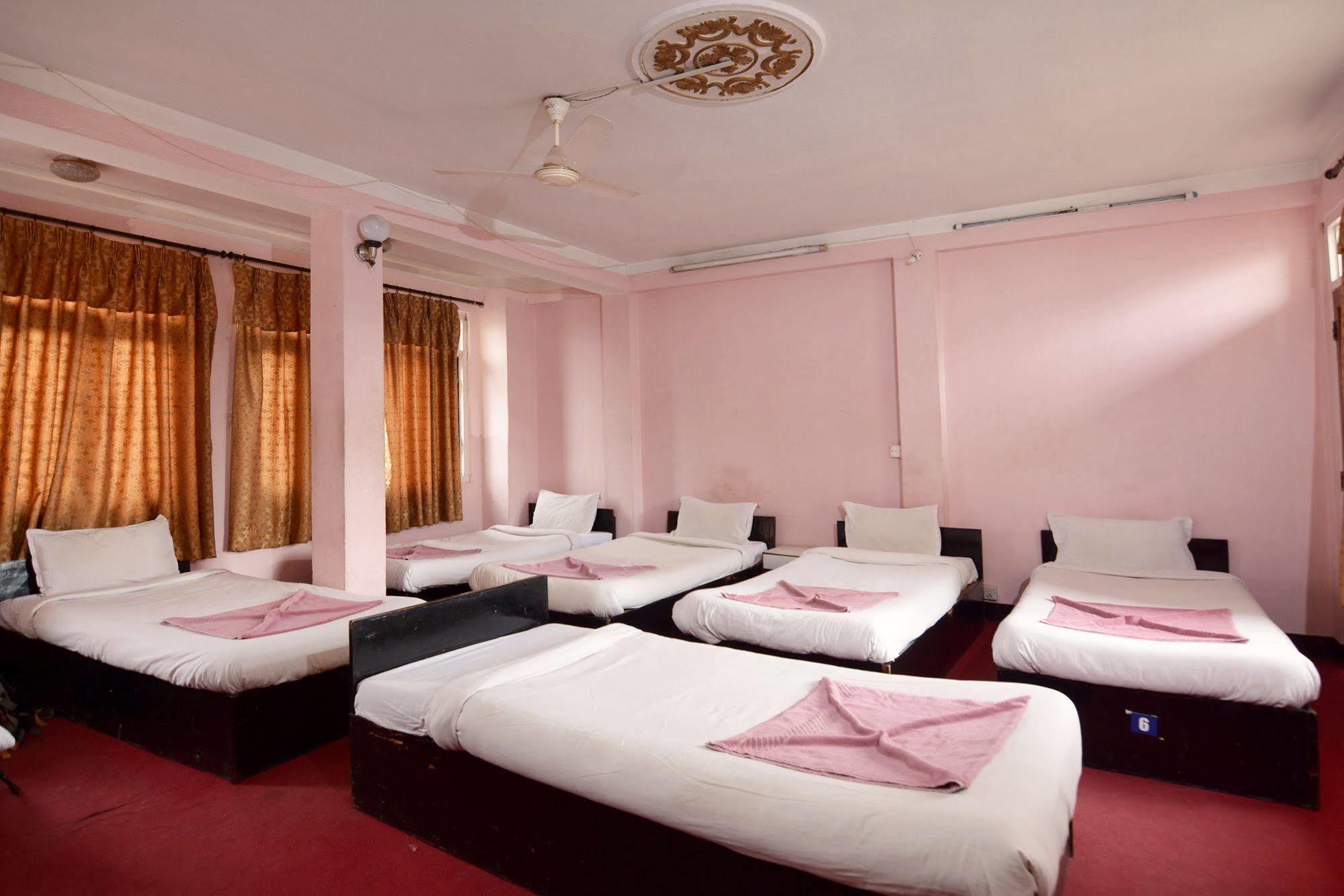 Hotel Silver Home Katmandu Dış mekan fotoğraf