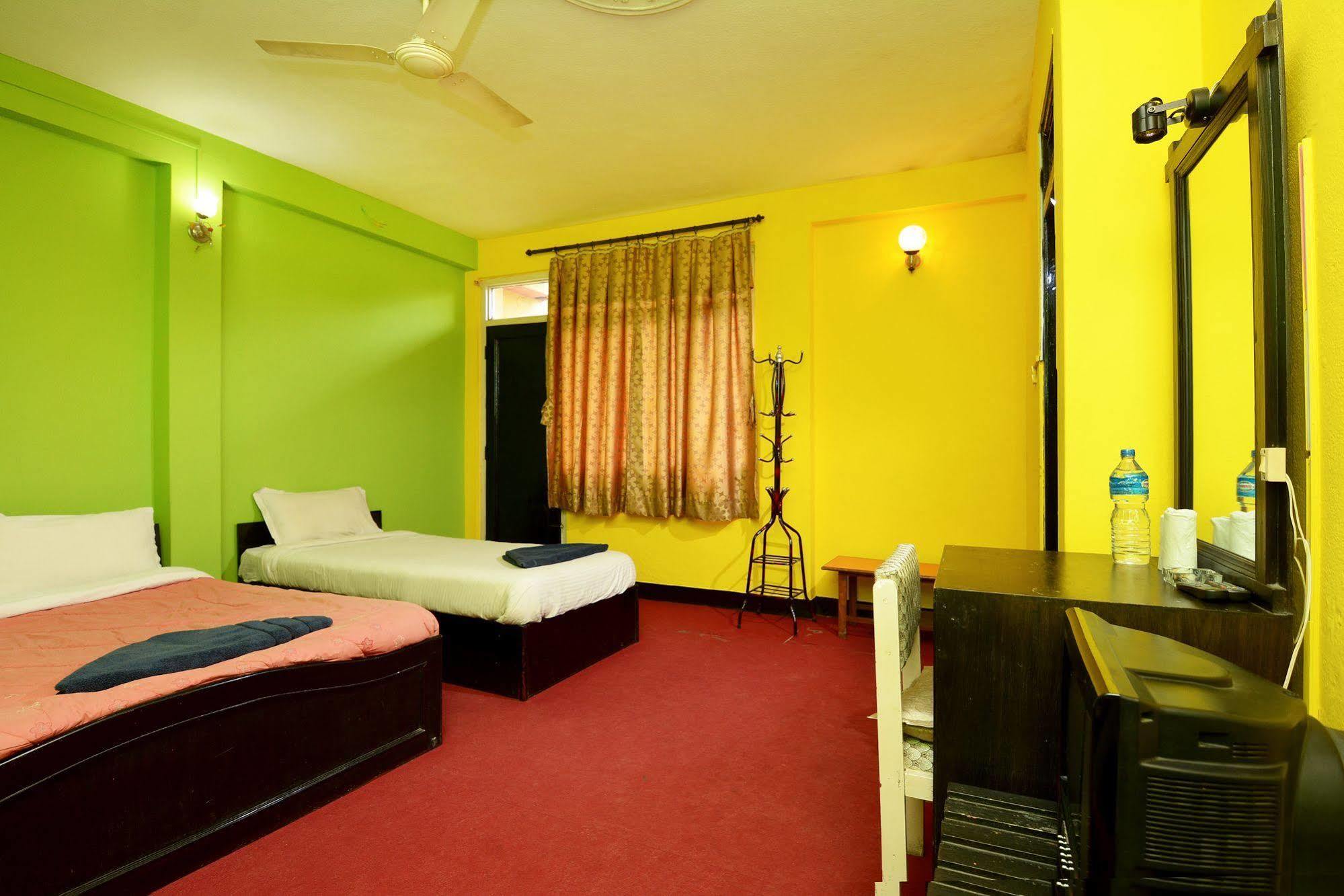 Hotel Silver Home Katmandu Dış mekan fotoğraf