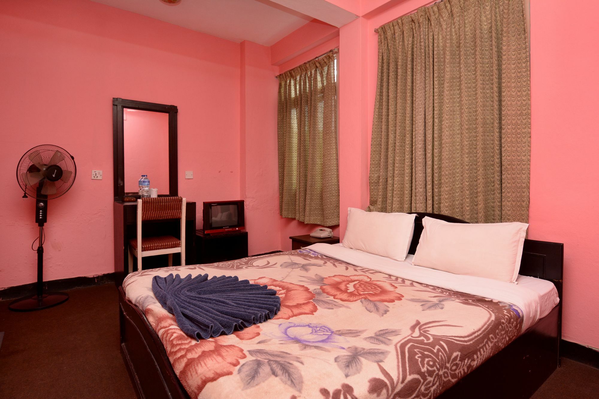 Hotel Silver Home Katmandu Dış mekan fotoğraf